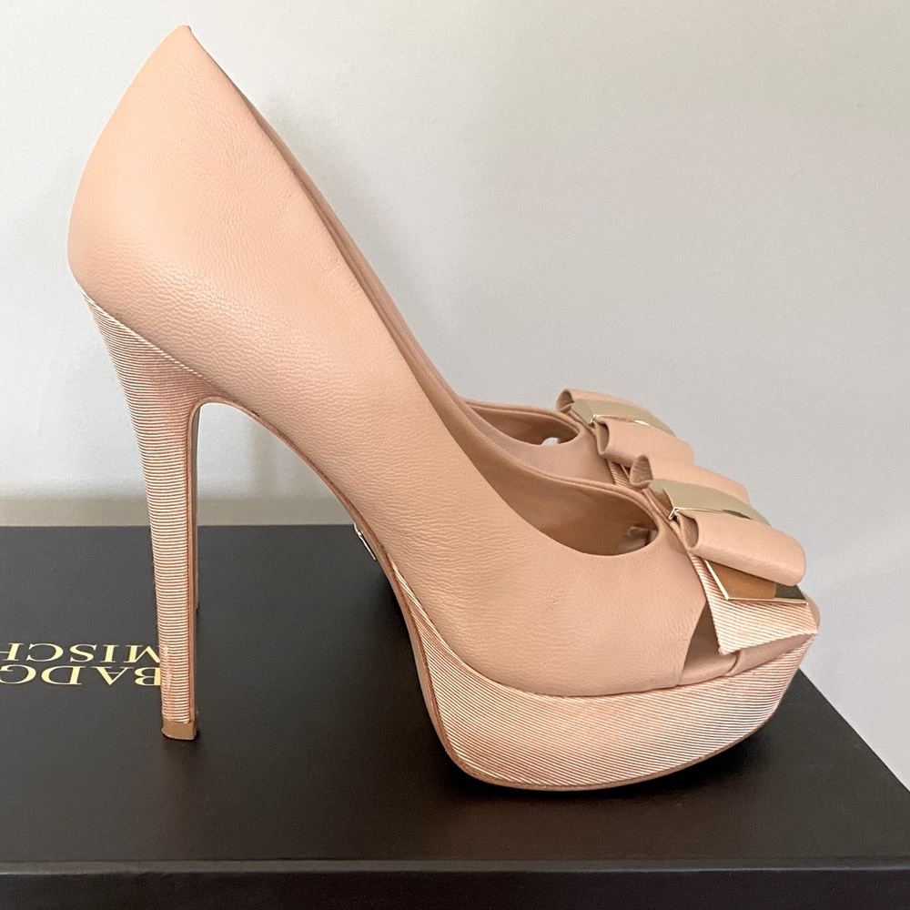 Badgley Mischka Conary Platform Peep Toe Pump